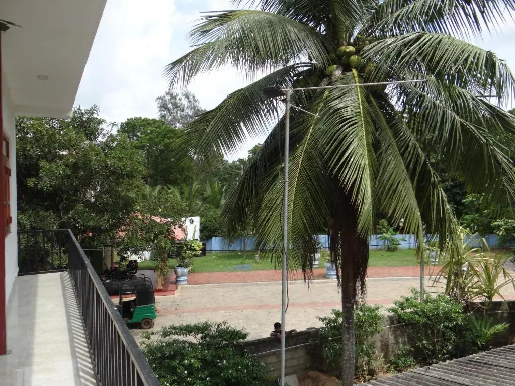 Kumudu Holiday Home