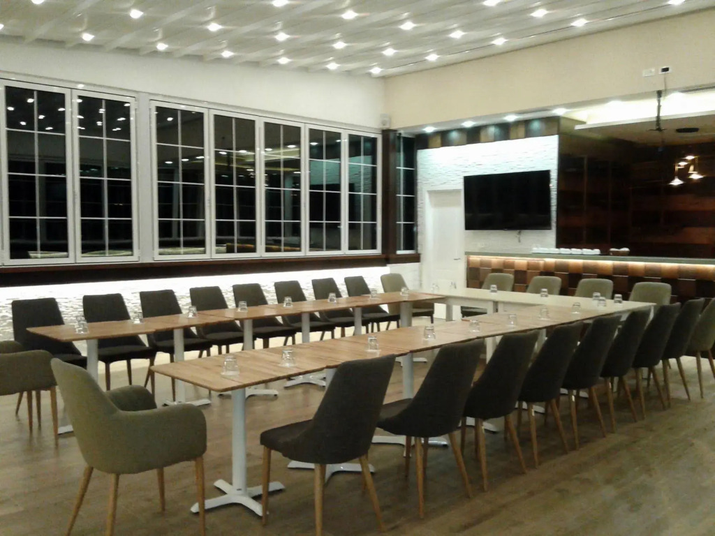Capital Tirana Hotel Bruçi