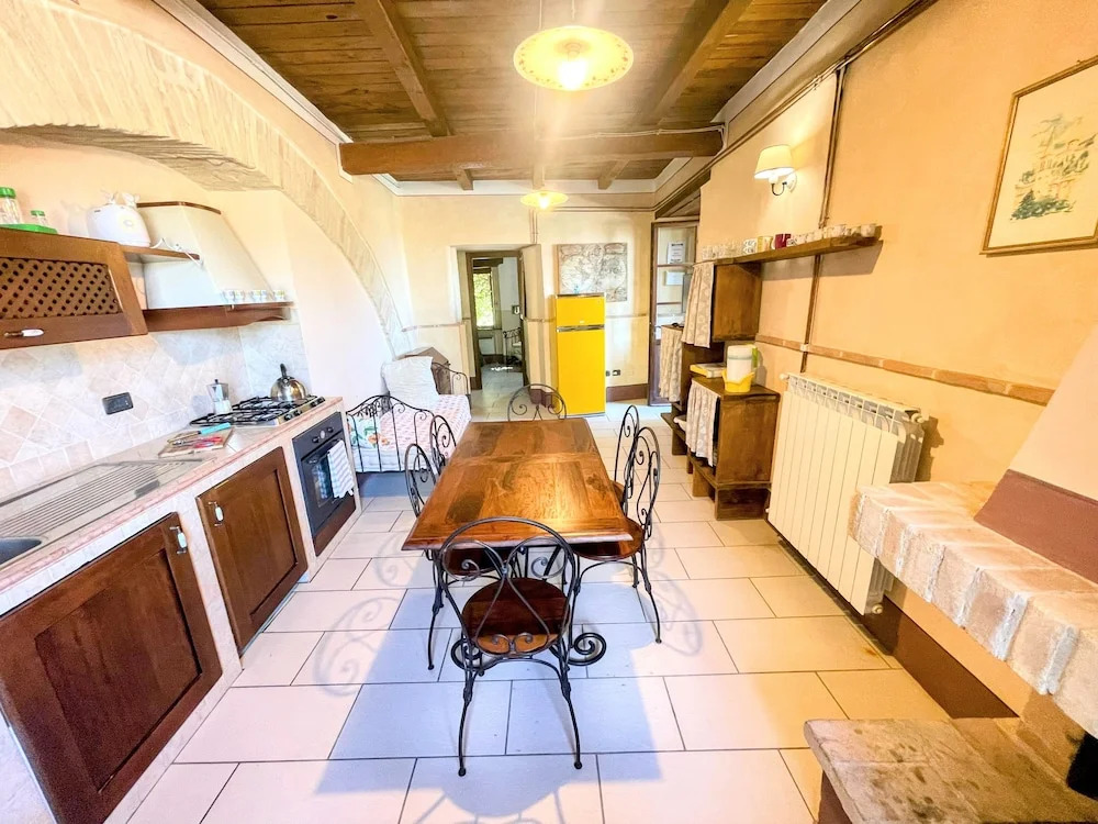 Apt 4 - Forget all Your Troubles - Relax in Paradise ! Air Con, Wifi! Sleeps 4