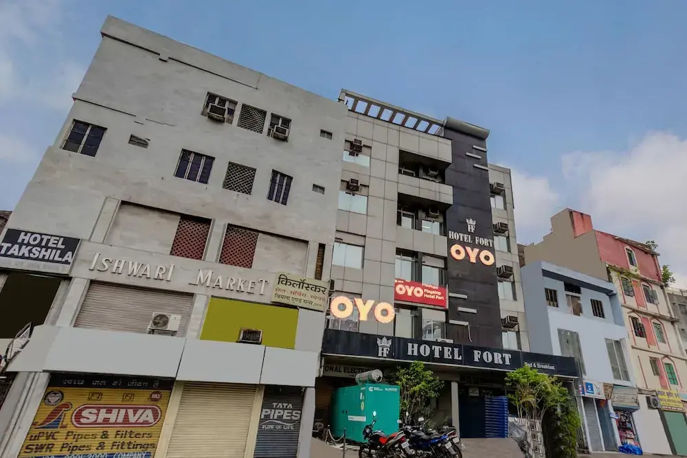 OYO Flagship 42717 Hotel Fort