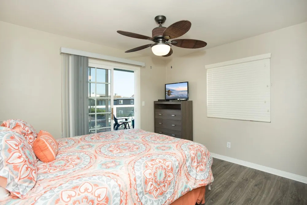 2000 Court Ave 4 Bedrooms 2 Bathrooms Home