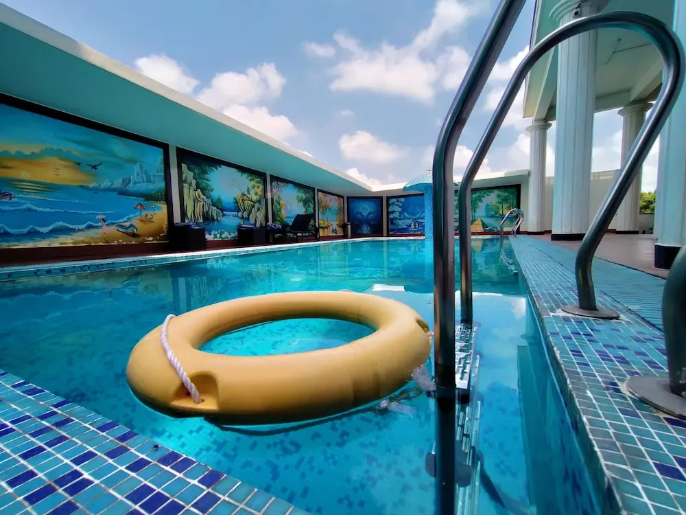 Sambhabana Hotel & Suites