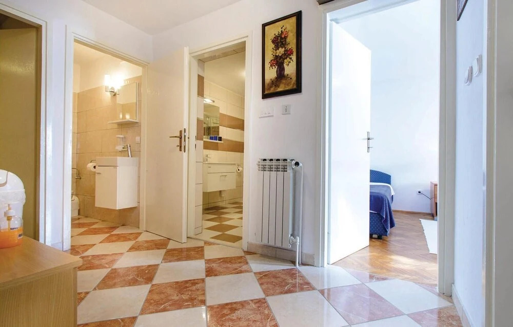 Beautiful Home in Dubrovnik With Wifi and 4 Bedrooms