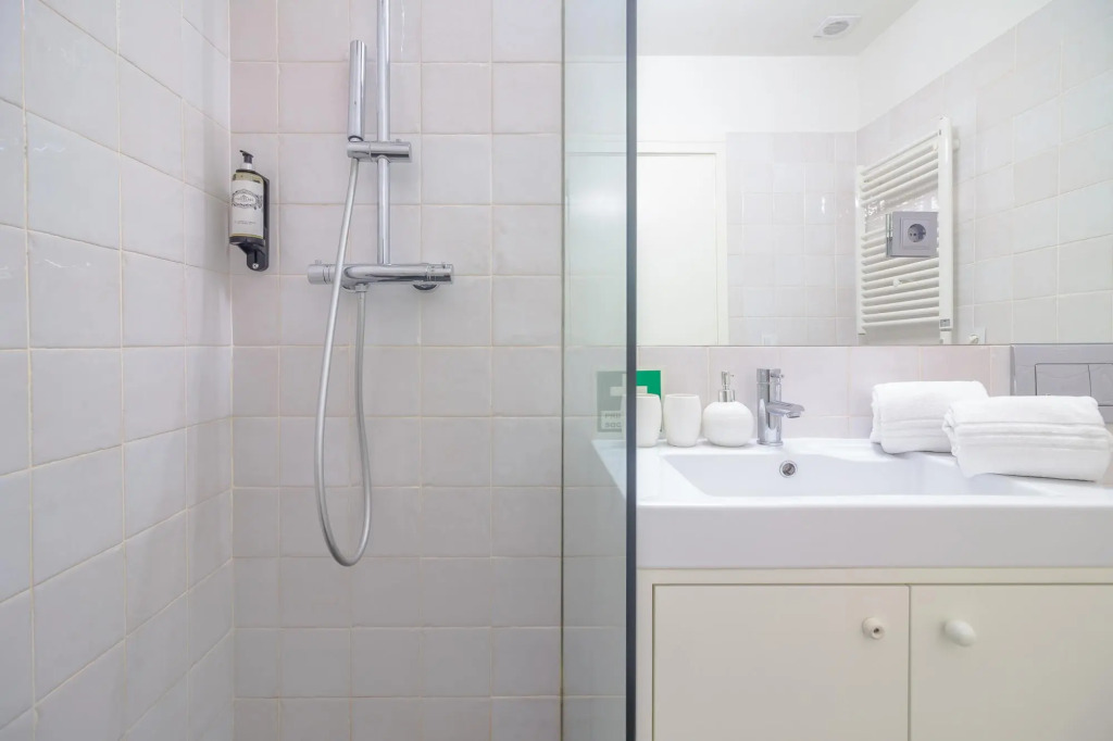 Tower 1F in Oporto With 1 Bathrooms
