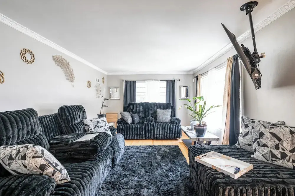 7 Mi to Lake Michigan: Milwaukee Vacation Rental