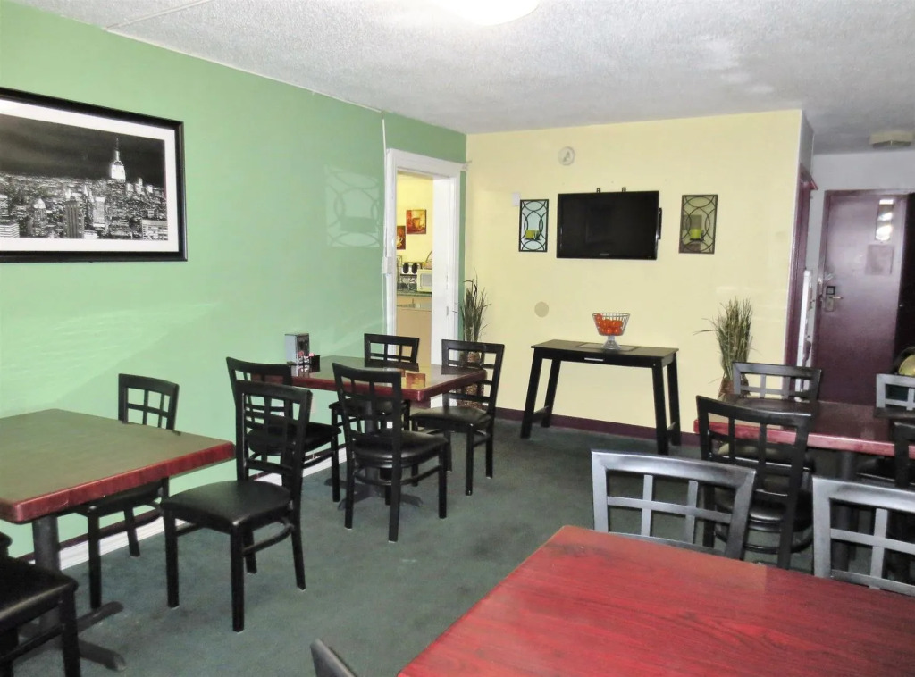 Country Garden & Suites