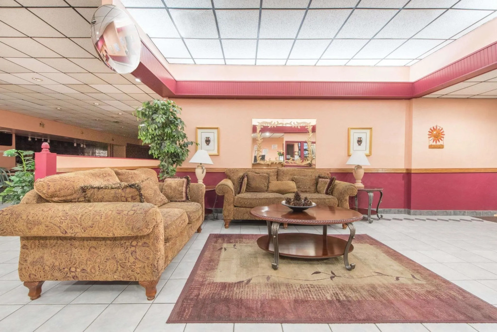 Castle inn & suites by OYO Lawton