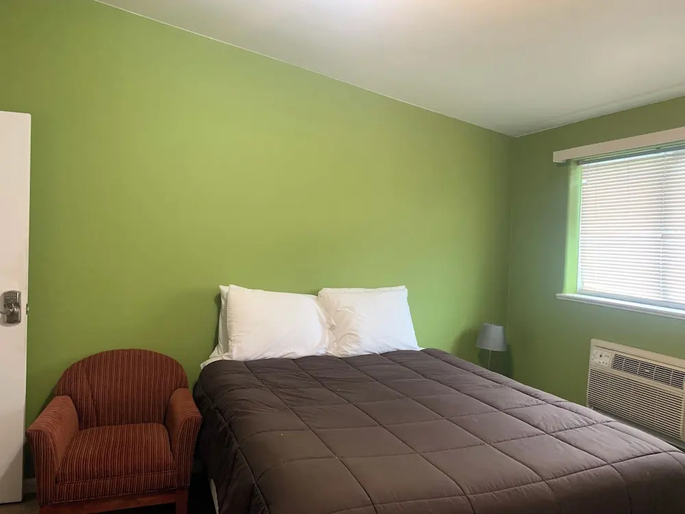 6 Plex Rental