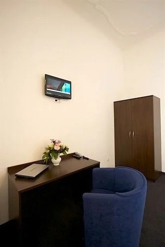 Arta Lenz Hotel