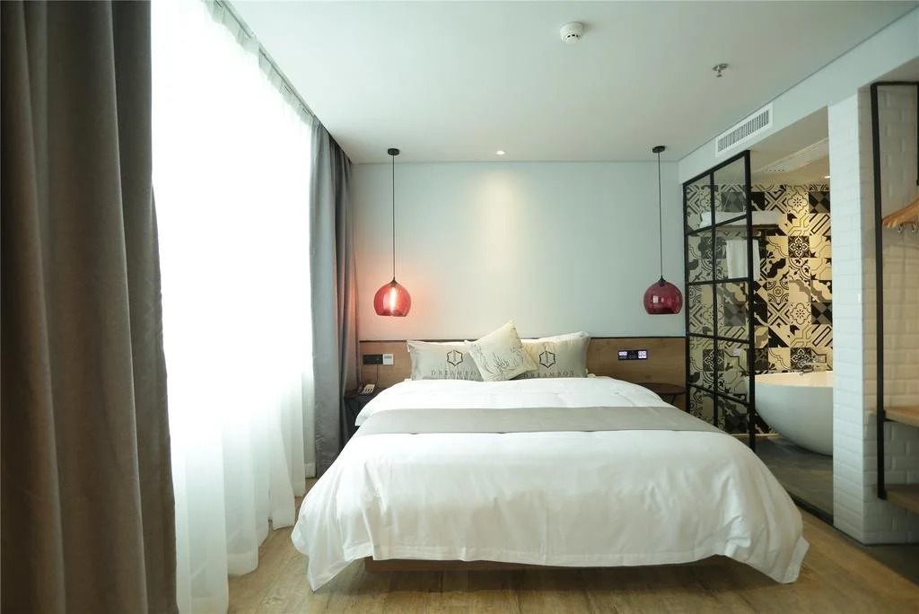 Dream-box Hotel