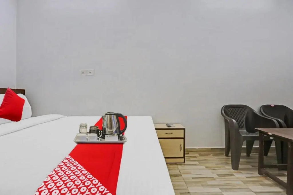 OYO Hotel Nirvan Near Jahangirpuri Metro Station