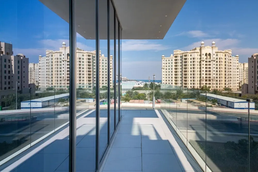 Posh & Spotless 1BR Apartment on Palm Jumeirah