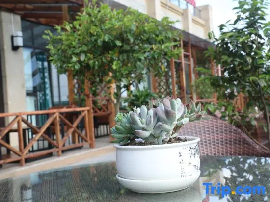 Zizhong Zhongtie Bomei Hotel