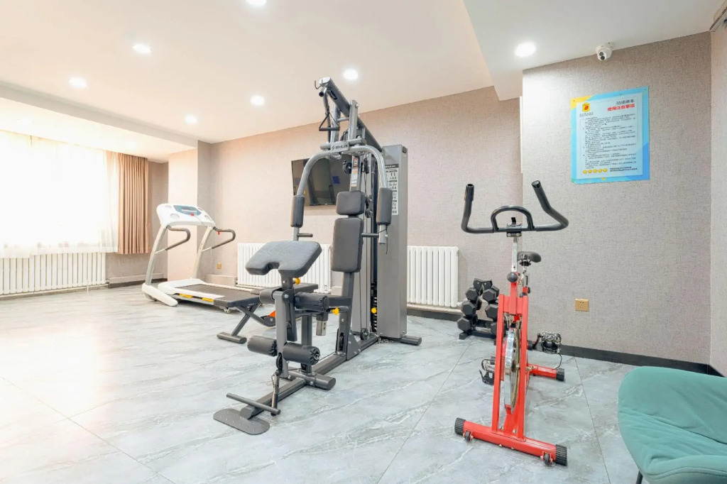 Super 8 Select Hotel (Yangzi Jiang Road Hongshan Park Branch)