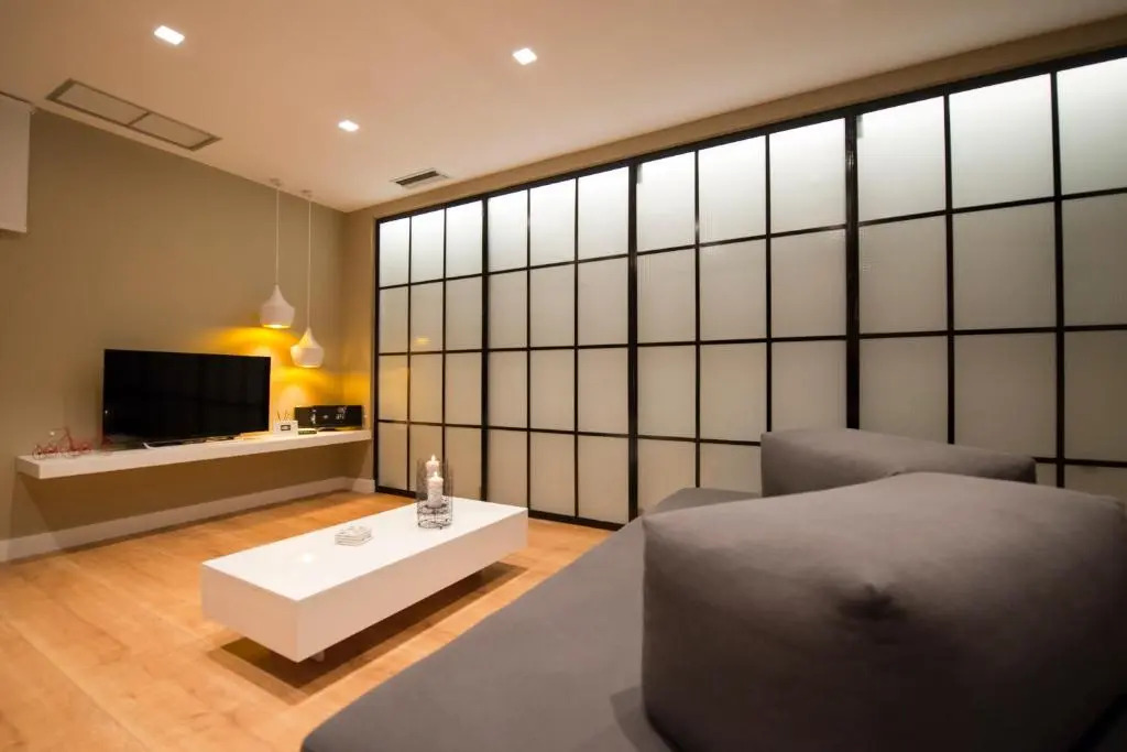 Ma Maison Nο 2, Luxury Central Suite with Parking, 15' to Acropolis by Metro, 1' from Metro