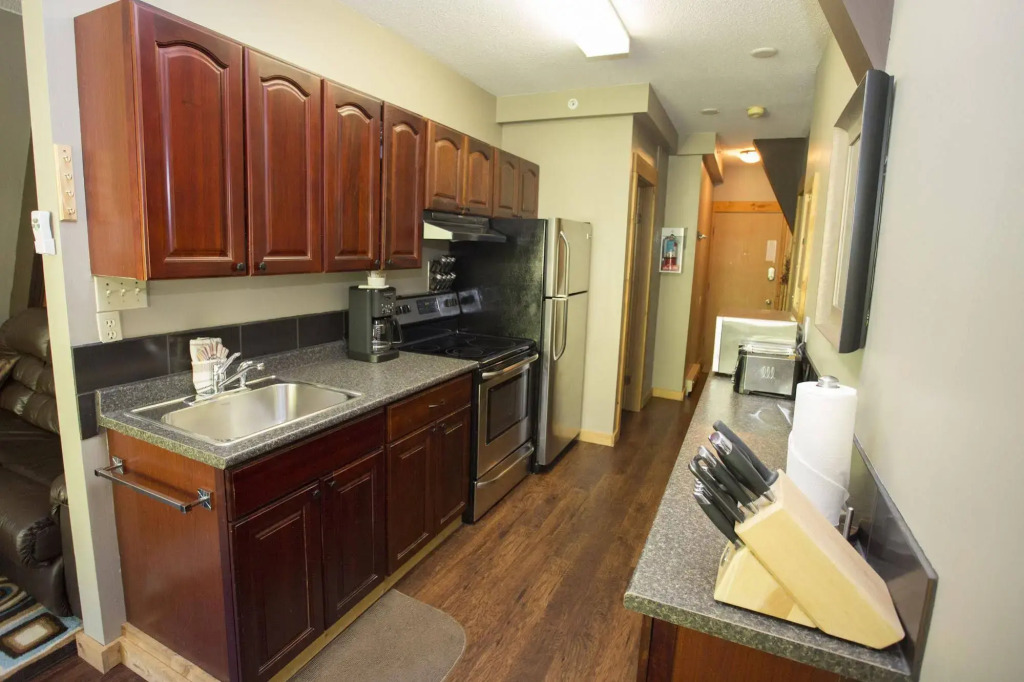 The Pinnacles Suites & Townhomes