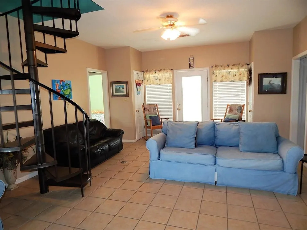 005 Bayside Oasis