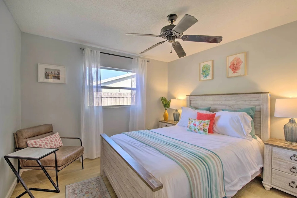 Quiet Satellite Beach Home w/ Lanai, Walk to Beach