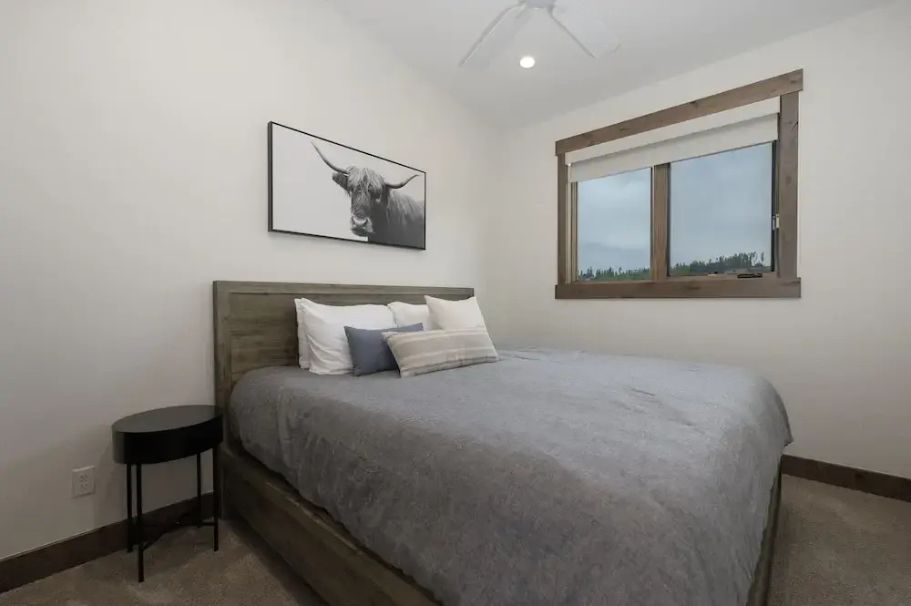 90 Hay Meadow 4 Bedroom Townhouse by RedAwning