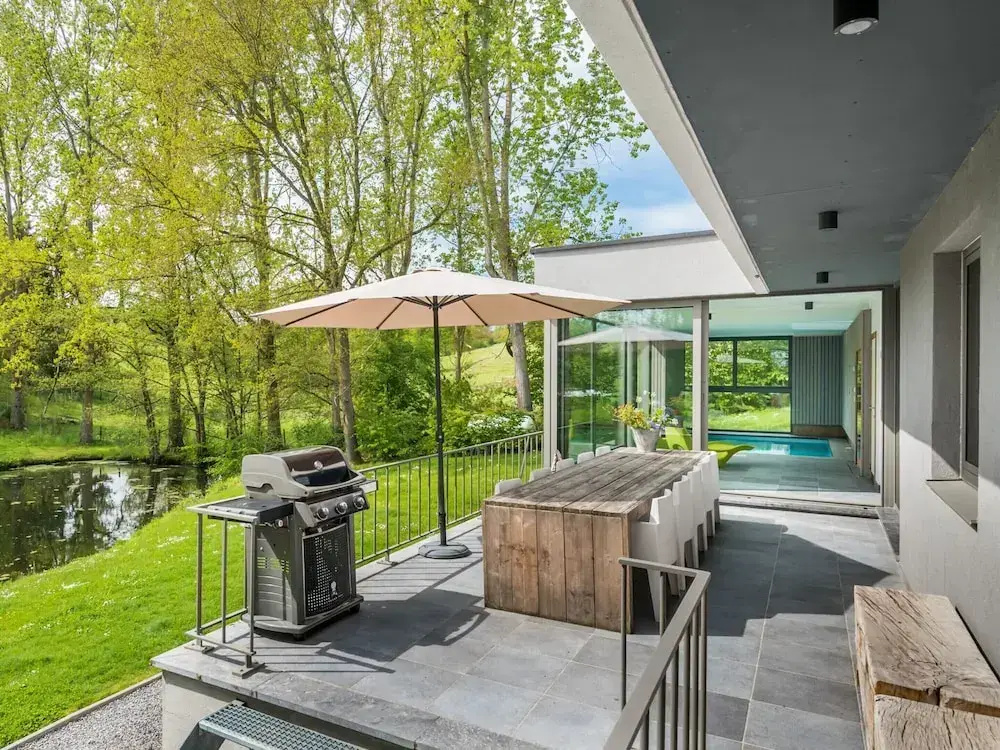 Holiday Home in Noiseux With Indoor Pool