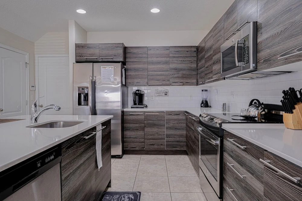 Balmoral Resort-117kb 3 Bedroom Townhouse by RedAwning
