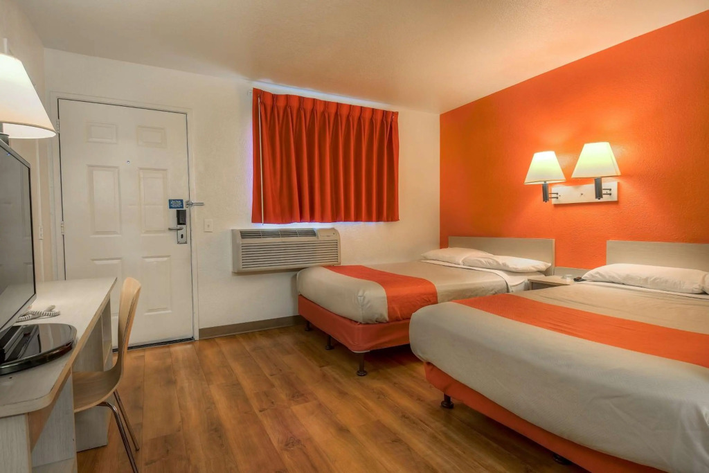 Motel 6 Chino, CA - Los Angeles Ontario