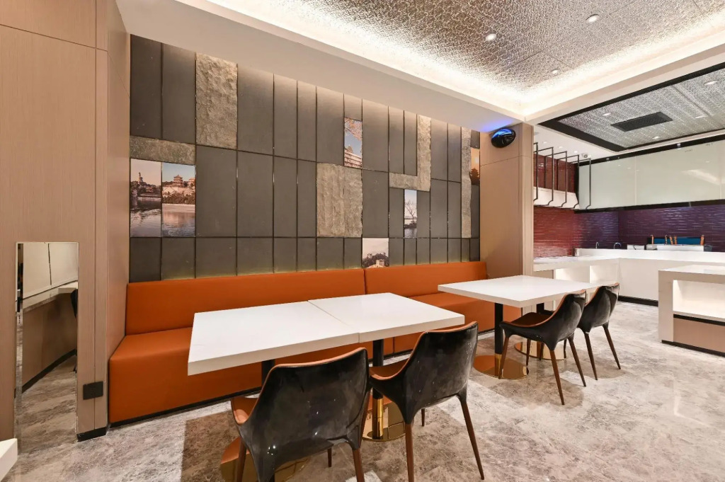Atour Hotel Beijing Tiantan East‑Gate Metro Station
