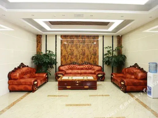 Liquan Business Hotel