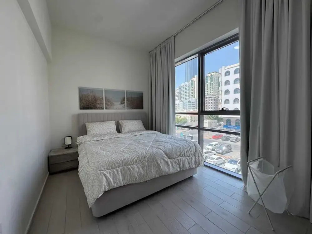 Premier 2-bedroom Lifeline apartment with free Parking