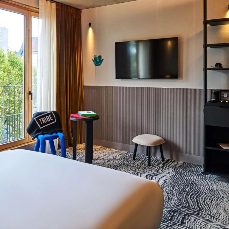 TRIBE Paris Clichy