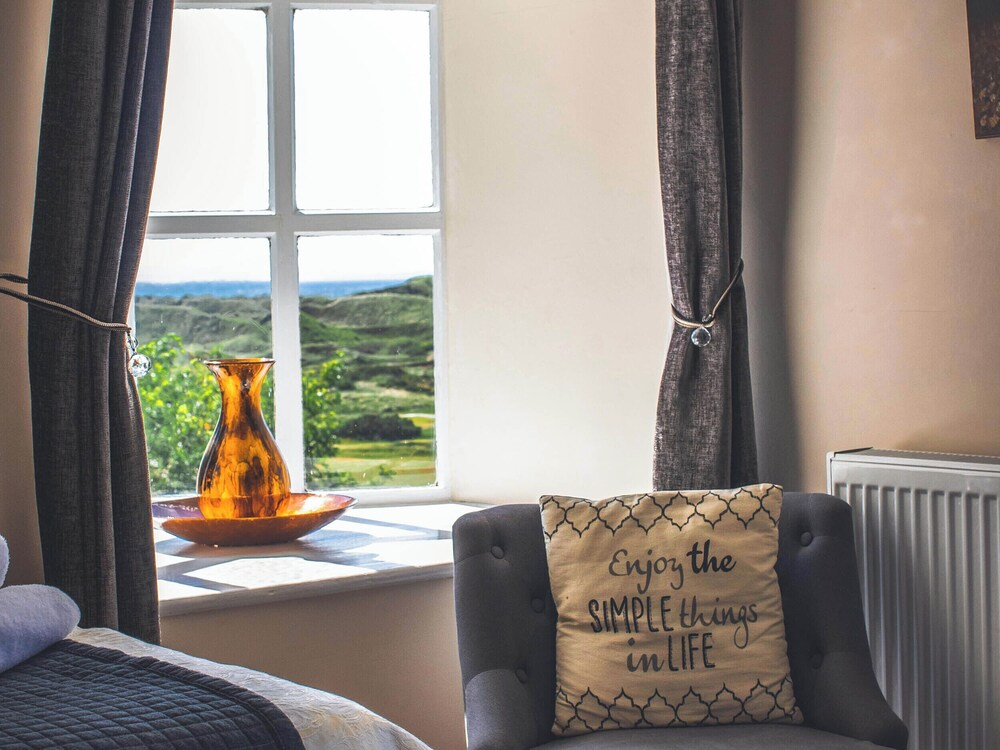 Noddfa Country House