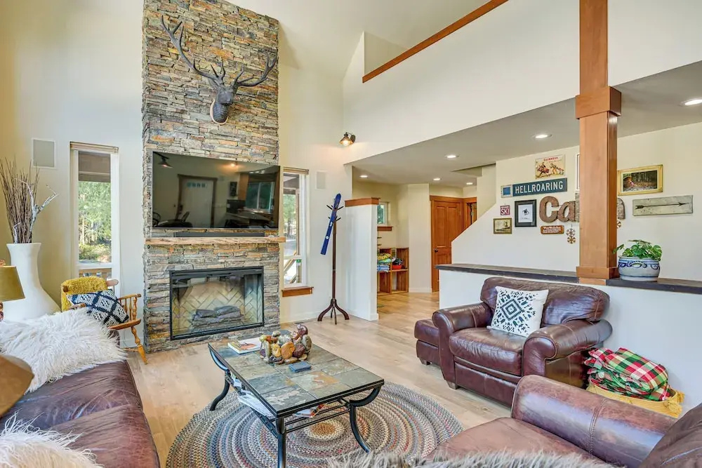 Deck, Hot Tub & Fire Pit: Mtn-view Packwood Cabin