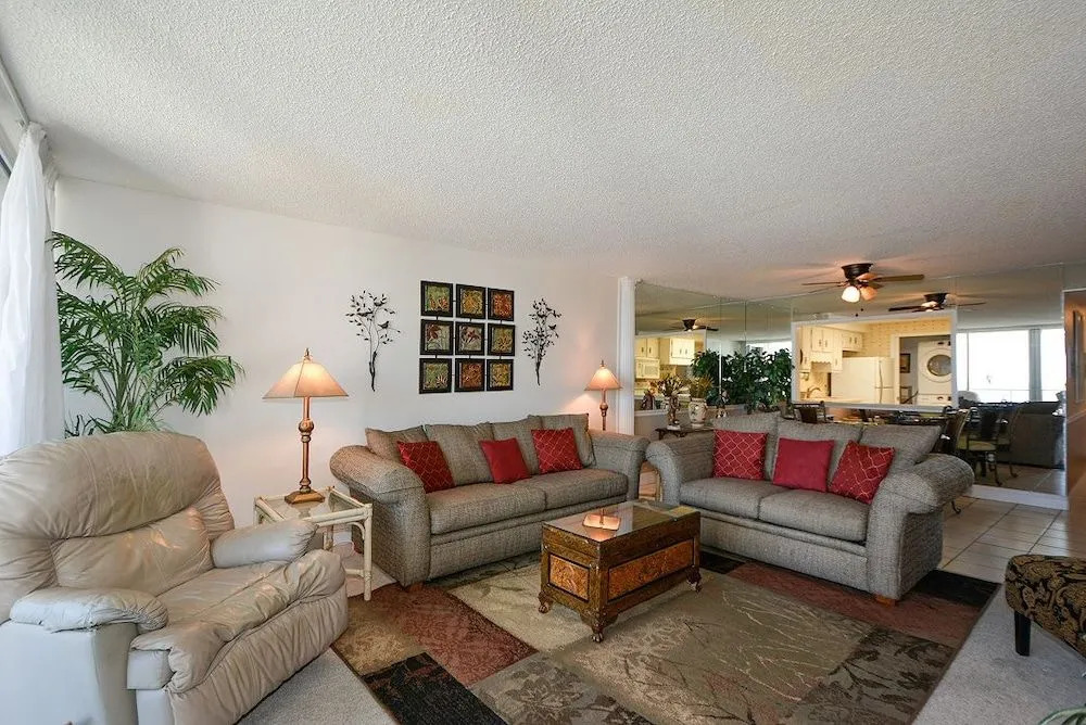 Shoreline 3044 Condo by RedAwning