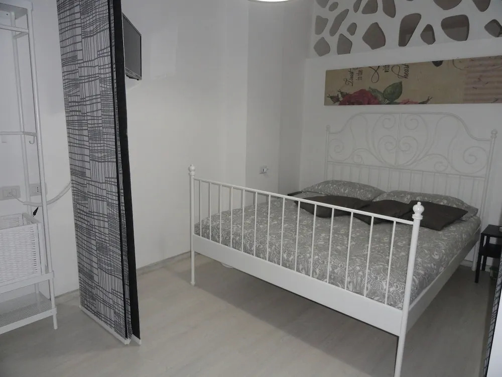 tyche house roma