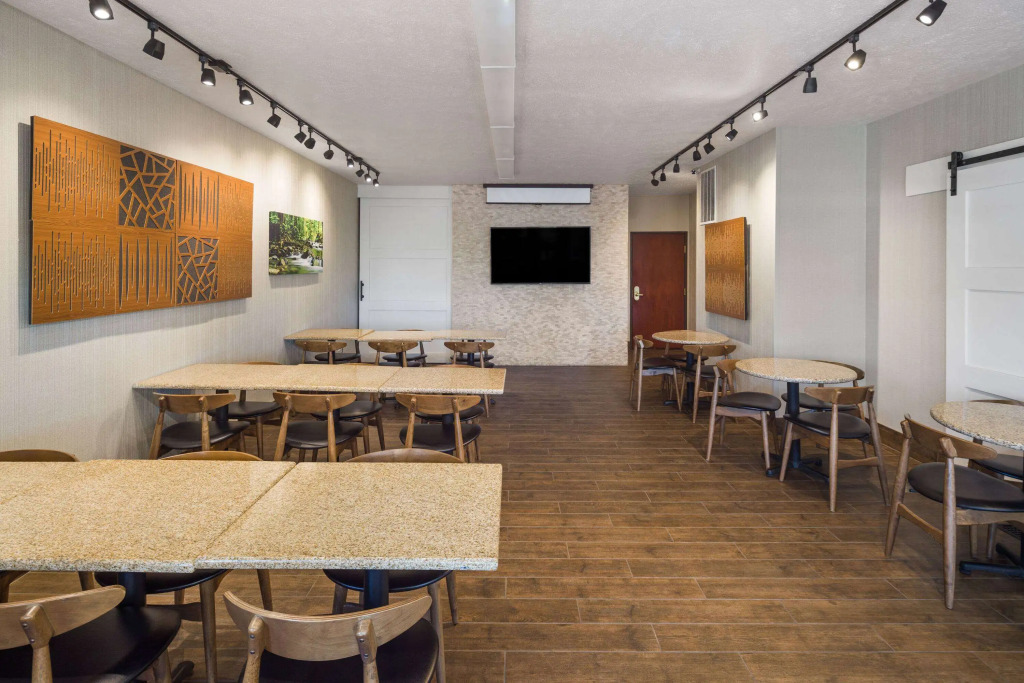 Ramada by Wyndham Moses Lake