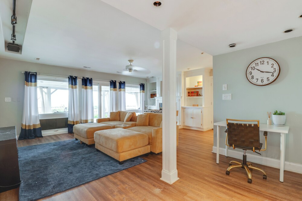 Pets Welcome: Beachfront Family Retreat in Norfolk