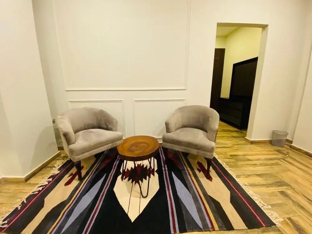 Holidazzle Serviced Appartment