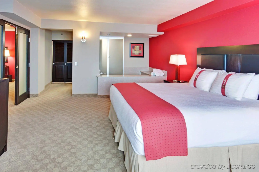 Doubletree By Hilton Fullerton