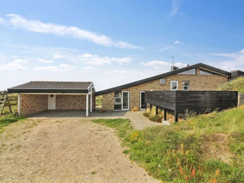 "Zoya" - 300m from the sea in NW Jutland