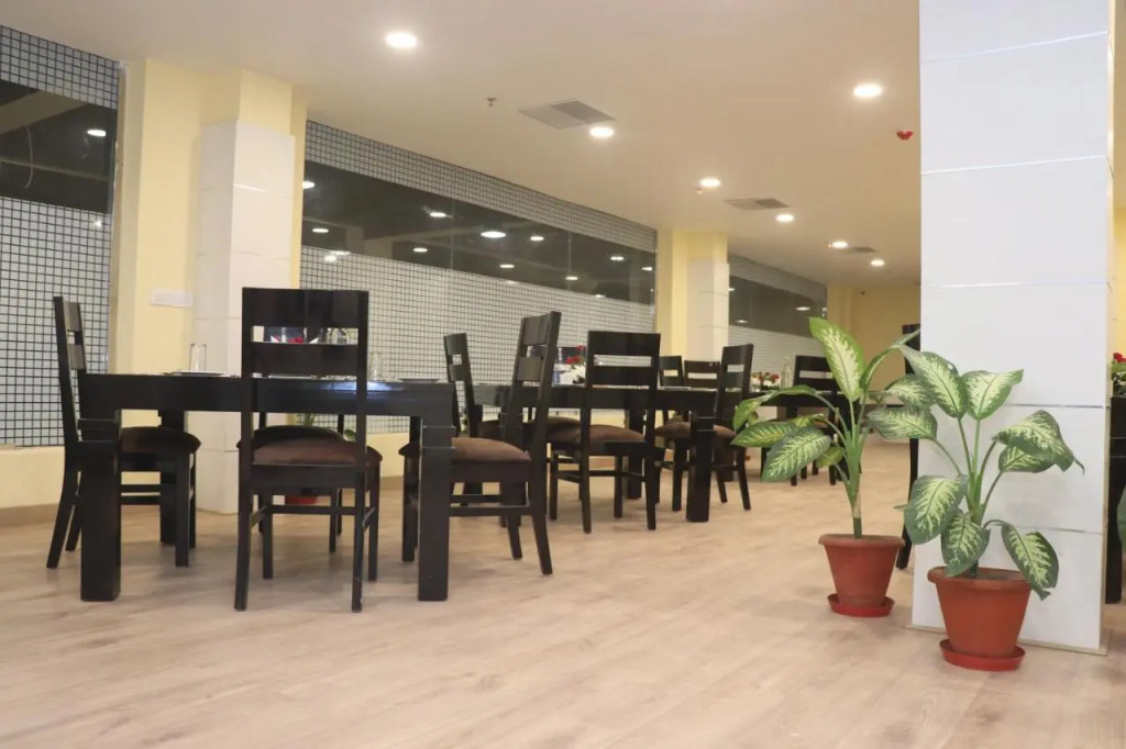 Click Hotel Transport Nagar