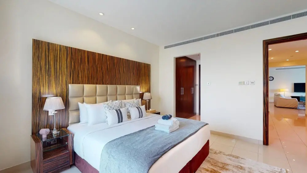 Royal Club By RVHR, Bonnington Residential Tower - JLT