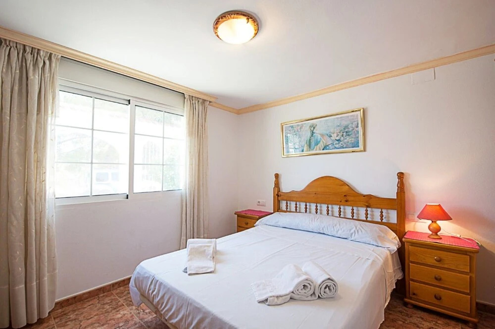 Villa - 9 Bedrooms with Pool and WiFi - 104985