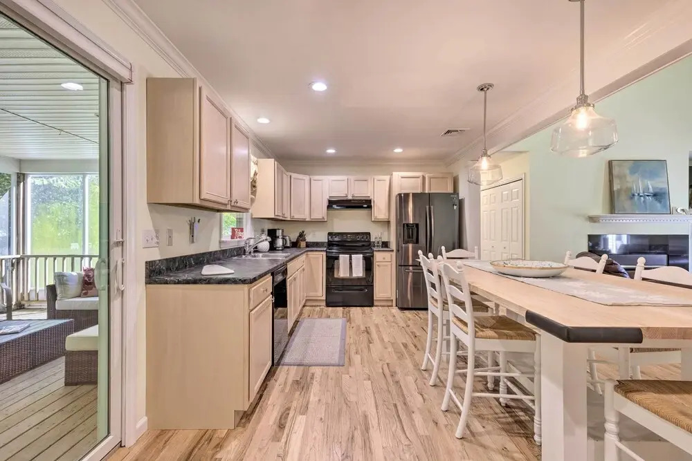 < 1 Mi to Beach: Luxury North Fork Retreat w/ Deck