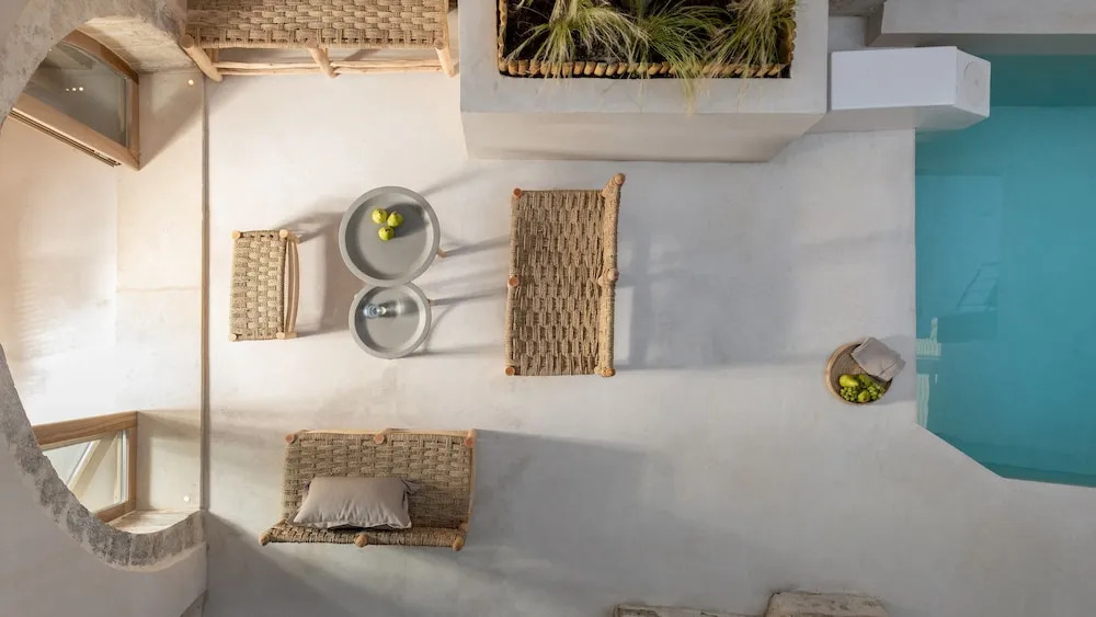 Sutor Chic Manor