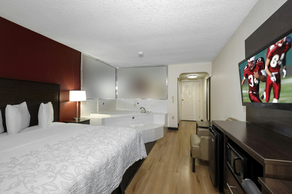 Red Roof Inn PLUS+ & Suites Opelika