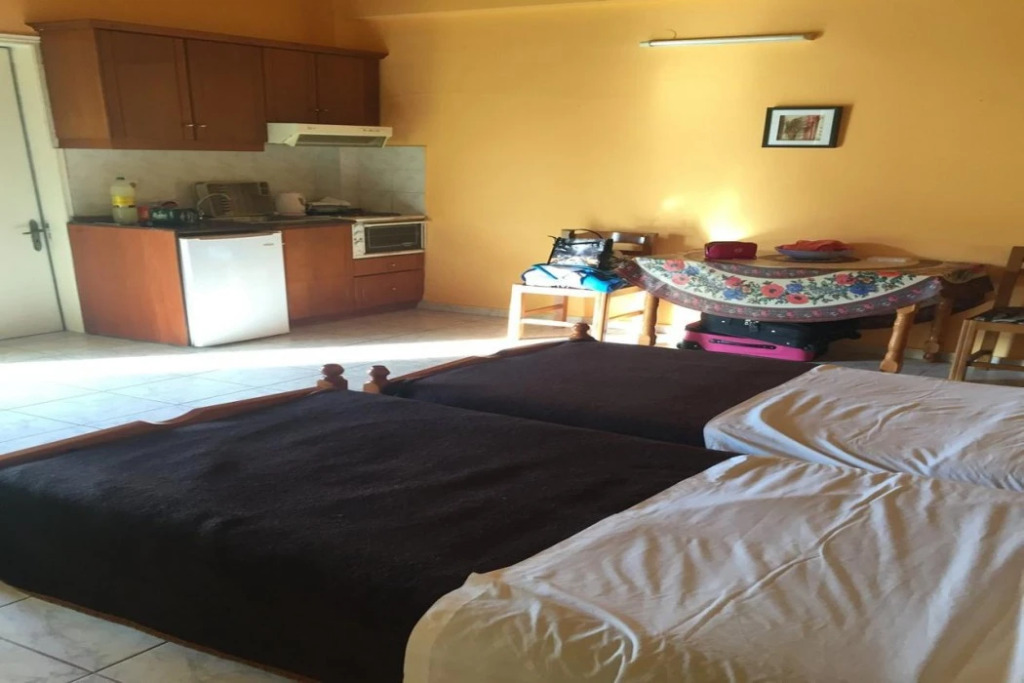Amadeus Hawaii Apartments & Studios