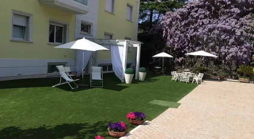 B&b Chartaria