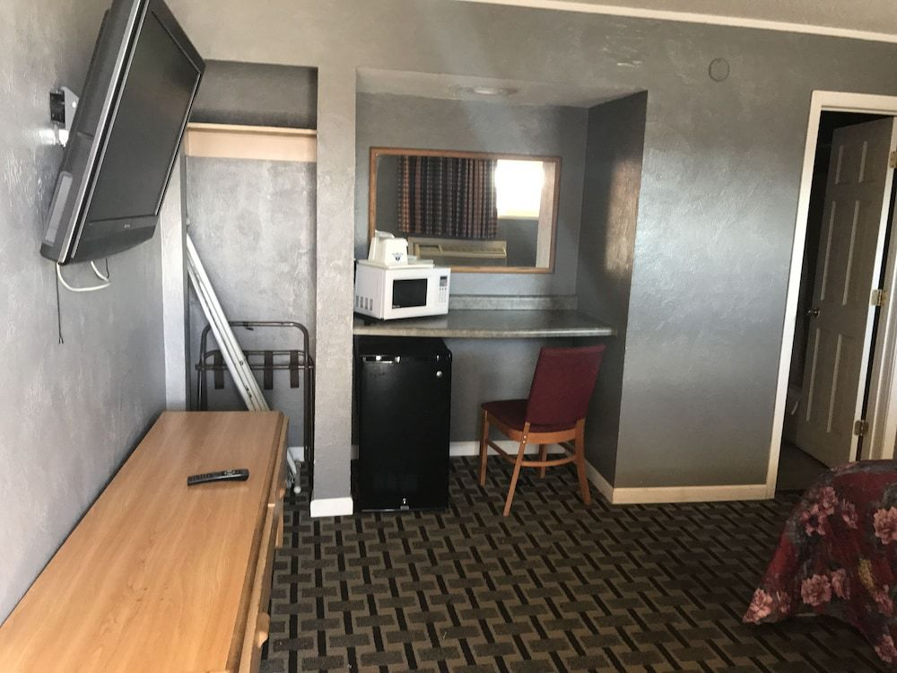 Economy Inn Motel