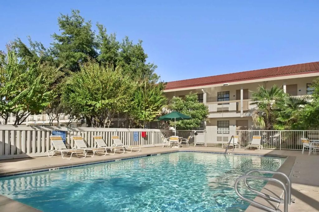 Baymont Inn & Suites Longview