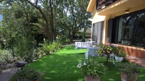 Hassin Cottage
